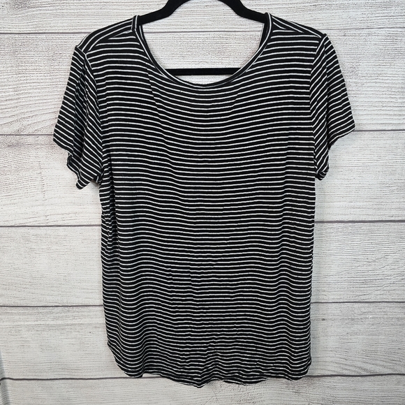 Womens Top, Lightweight Blouse, Black & White, V-neck Shirt, Size : Large - Picture 2 of 8